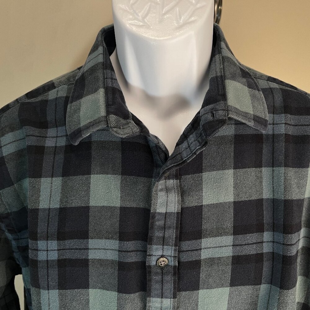 🧵 UNTUCKit Flannel Shirt Men’s XL Green Blue Plaid Long Sleeve EUC 🍃